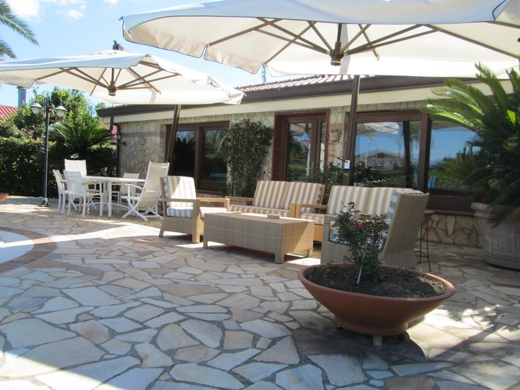 Complesso Turistico Ricettivo L'Oasi Del Golfo Di Salerno Apartment Battipaglia Bagian luar foto