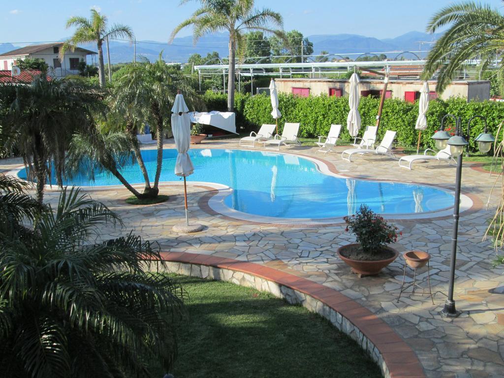 Complesso Turistico Ricettivo L'Oasi Del Golfo Di Salerno Apartment Battipaglia Bagian luar foto