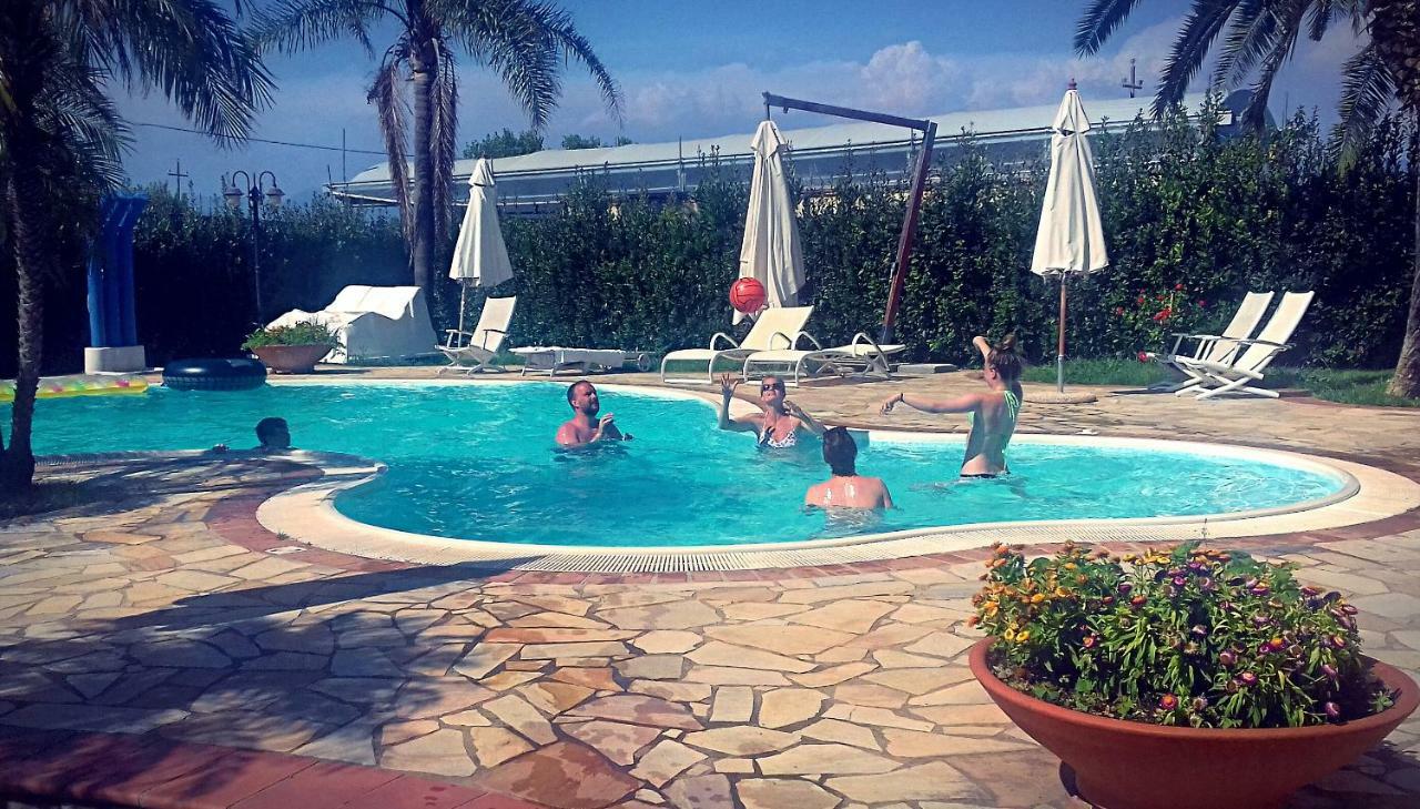 Complesso Turistico Ricettivo L'Oasi Del Golfo Di Salerno Apartment Battipaglia Bagian luar foto
